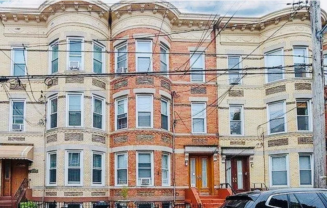 Exterior, Facade, Brick Facade, Rowhouse