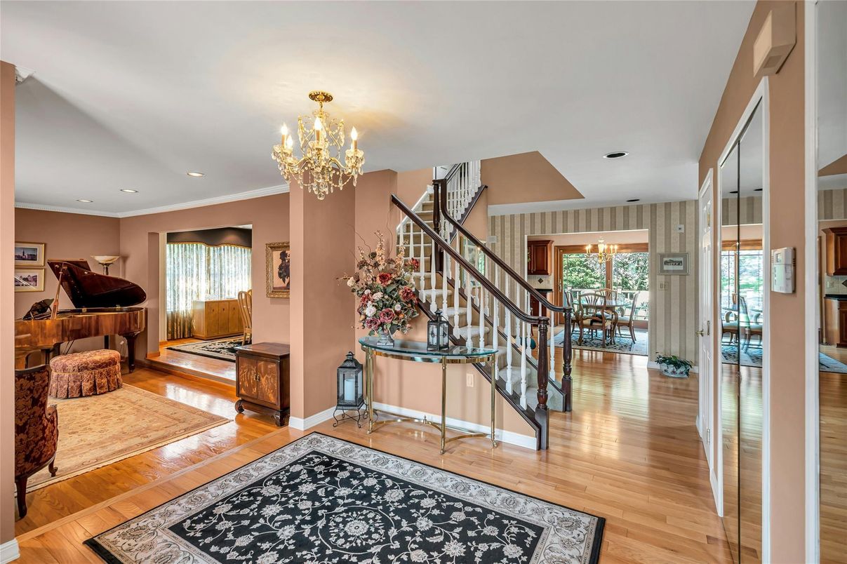 Chandelier, Dining room, Interior, Piano, Recessed Lighting, Wood Texture Flooring