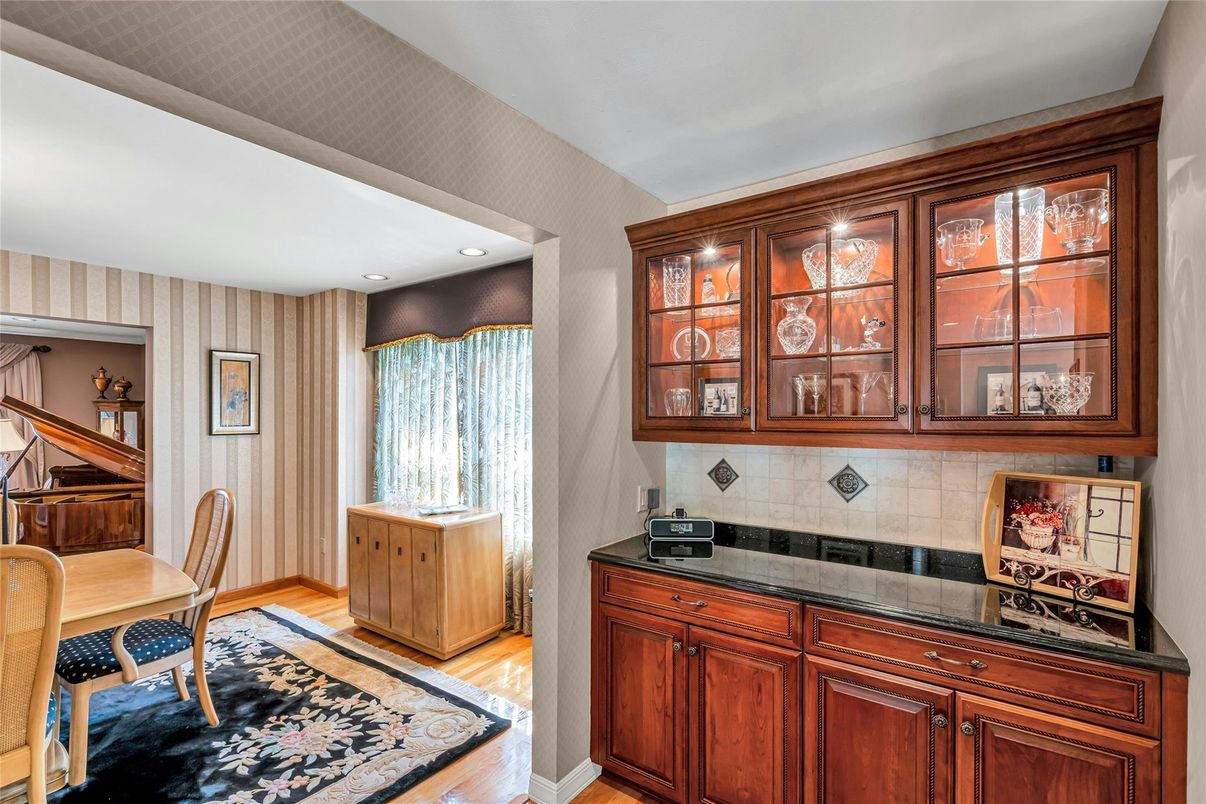Dining room, Interior, Kitchen, Recessed Lighting, Wood Texture Flooring