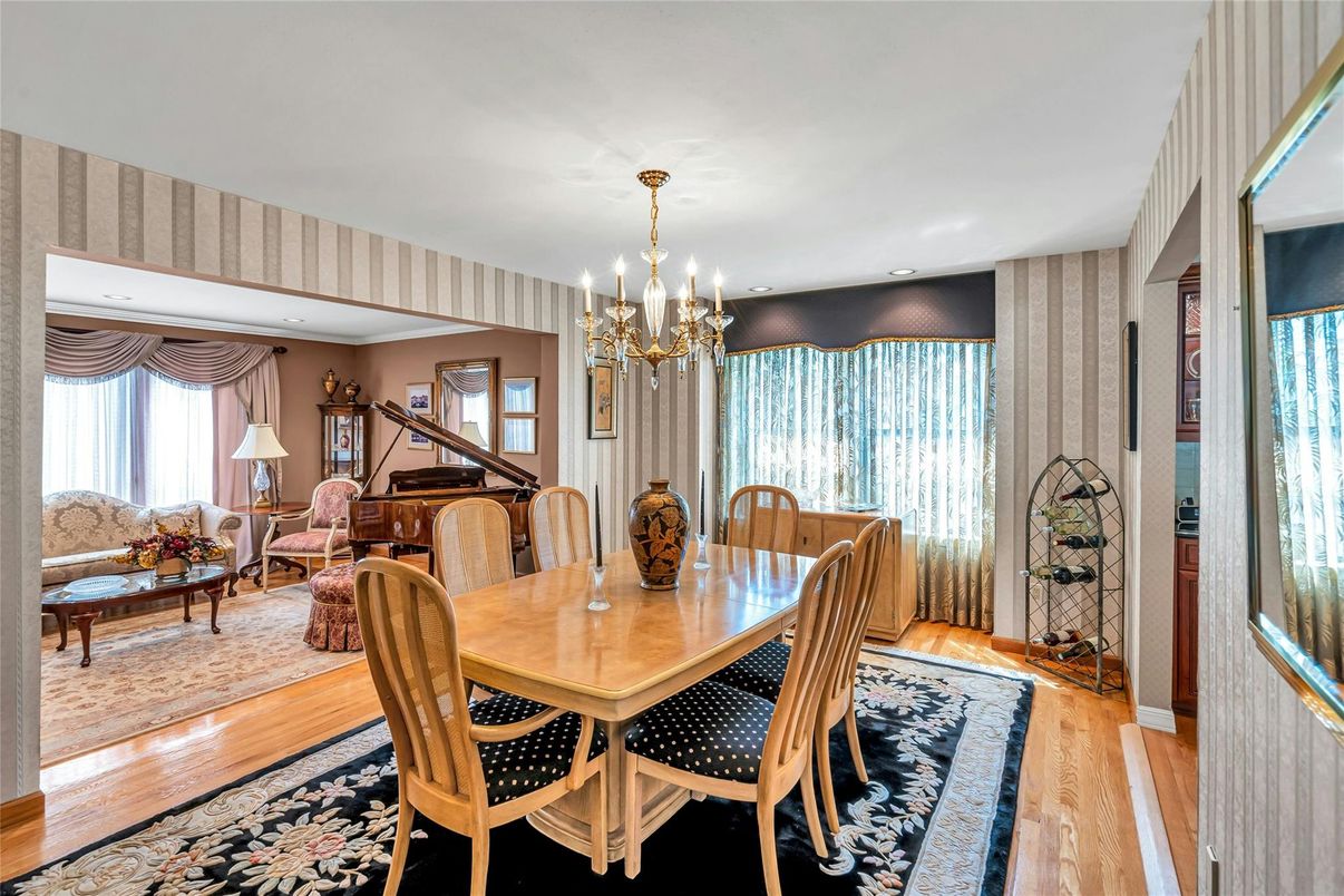 Chandelier, Dining room, Interior, Living room, Piano, Recessed Lighting, Wood Texture Flooring