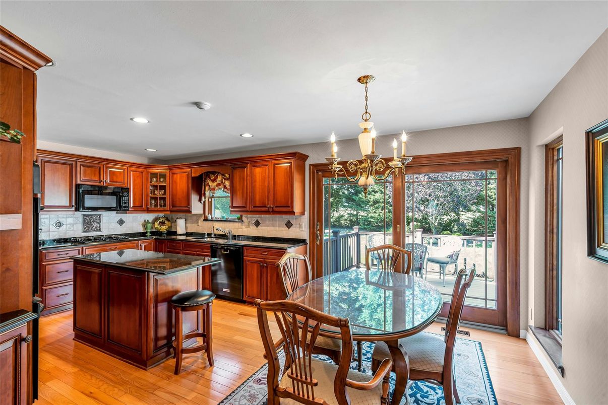 Chandelier, Dining room, Interior, Kitchen, Recessed Lighting, Wood Texture Flooring