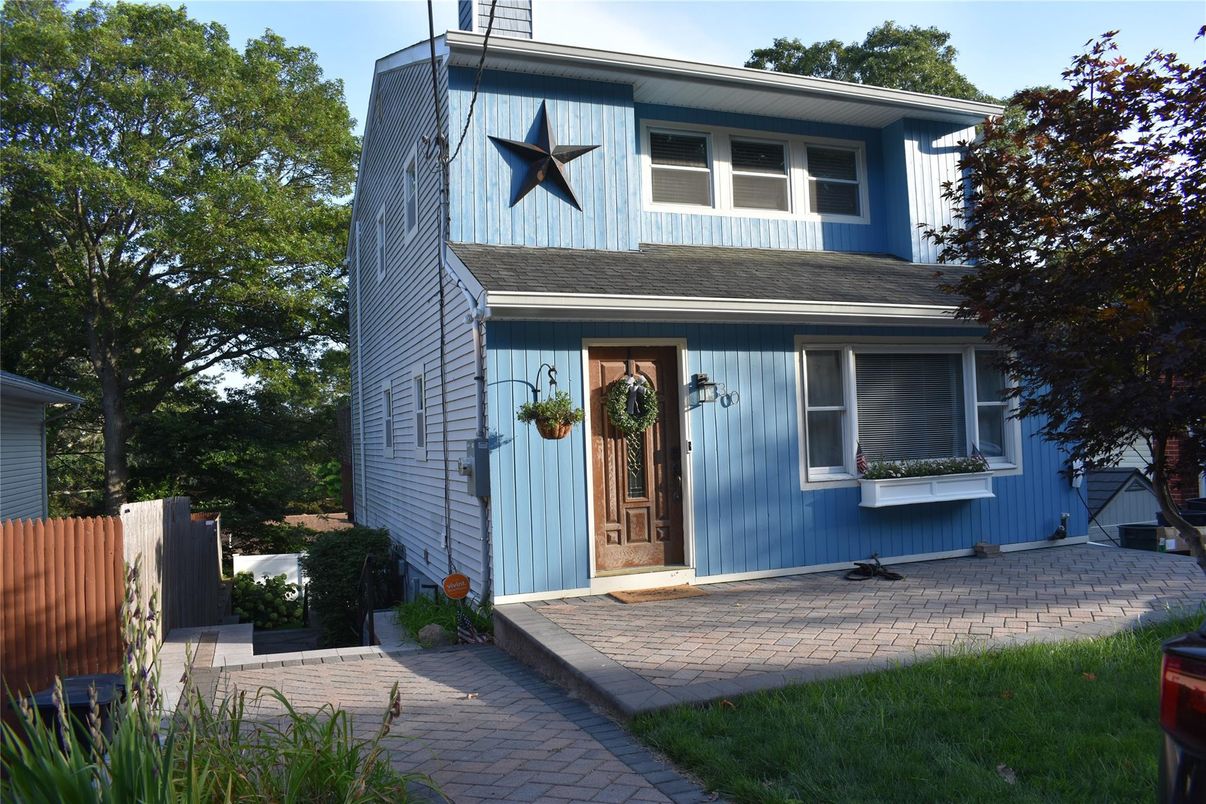 Exterior, Facade, None