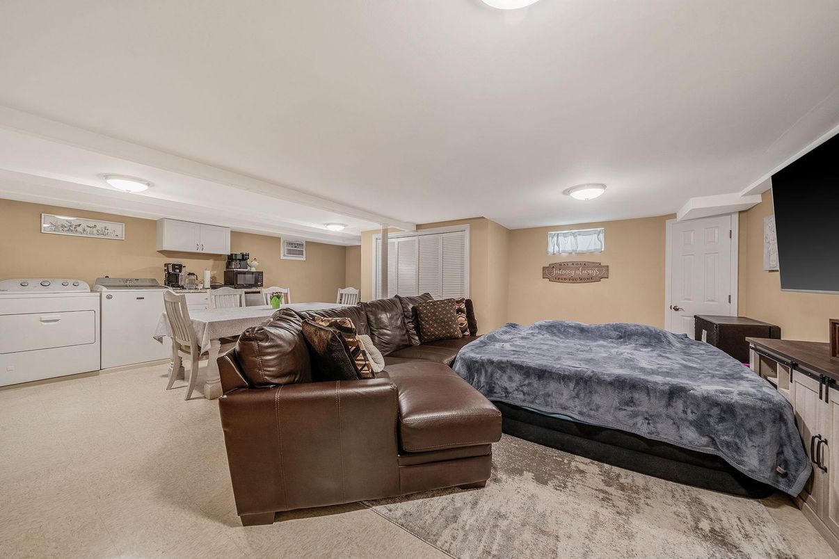 Bedroom, Interior, Kitchen, Washer