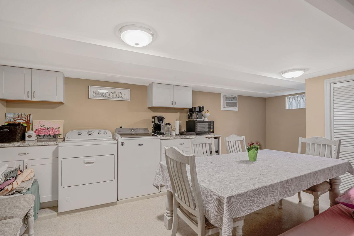 Dining room, Interior, Washer