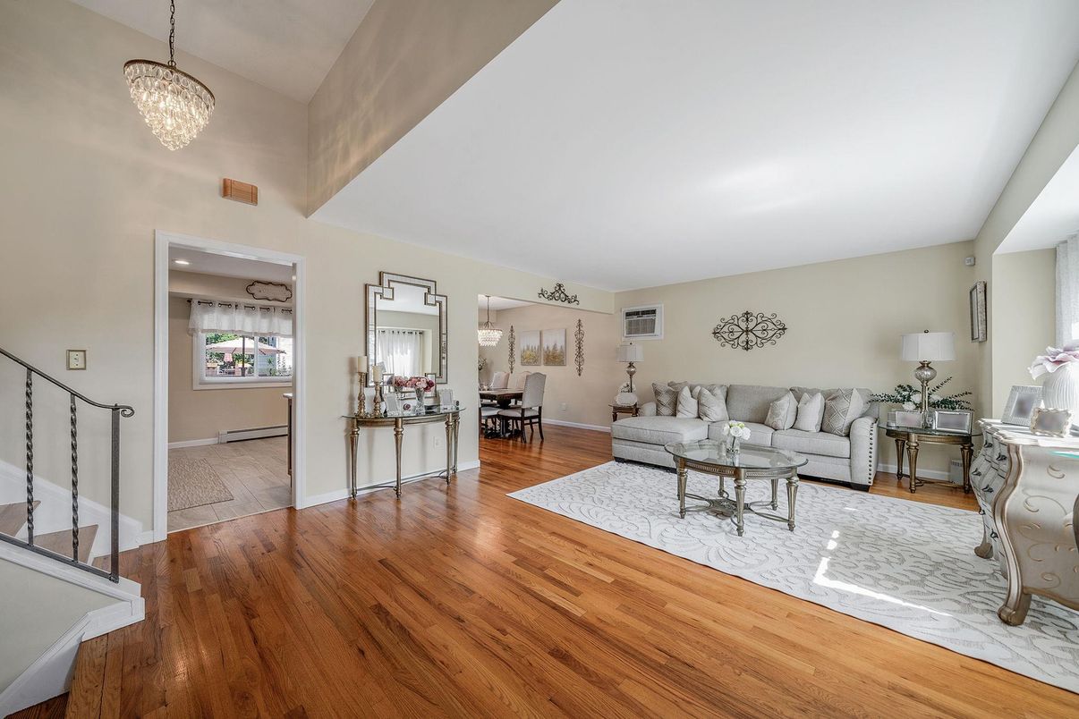 Chandelier, Dining room, Interior, Living room, Wood Texture Flooring