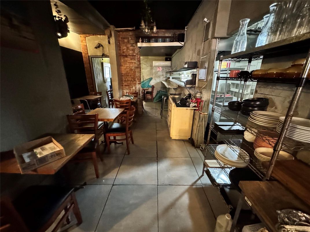 Dining room, Interior
