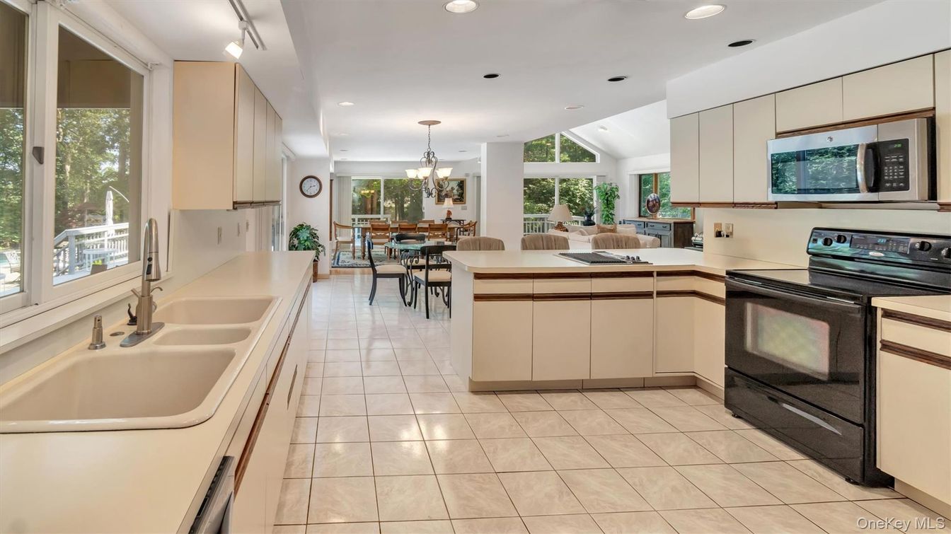 Chandelier, Dining room, Interior, Kitchen, Recessed Lighting
