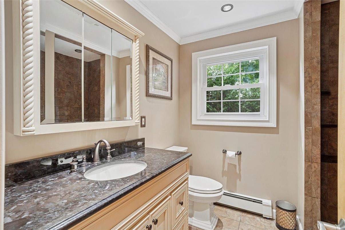 Bathroom, Interior, Recessed Lighting