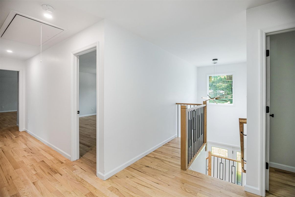 Interior, Pendant Lights, Recessed Lighting, Wood Texture Flooring