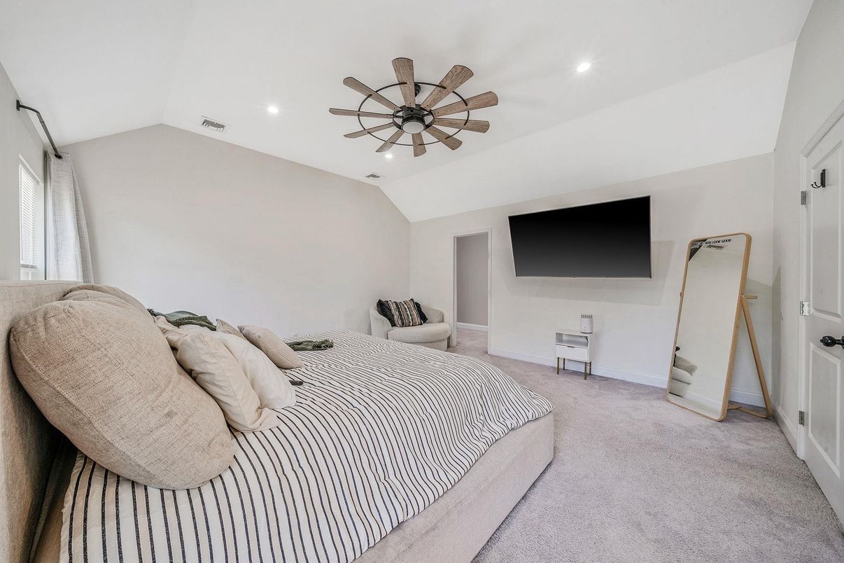Bedroom, Interior, Recessed Lighting