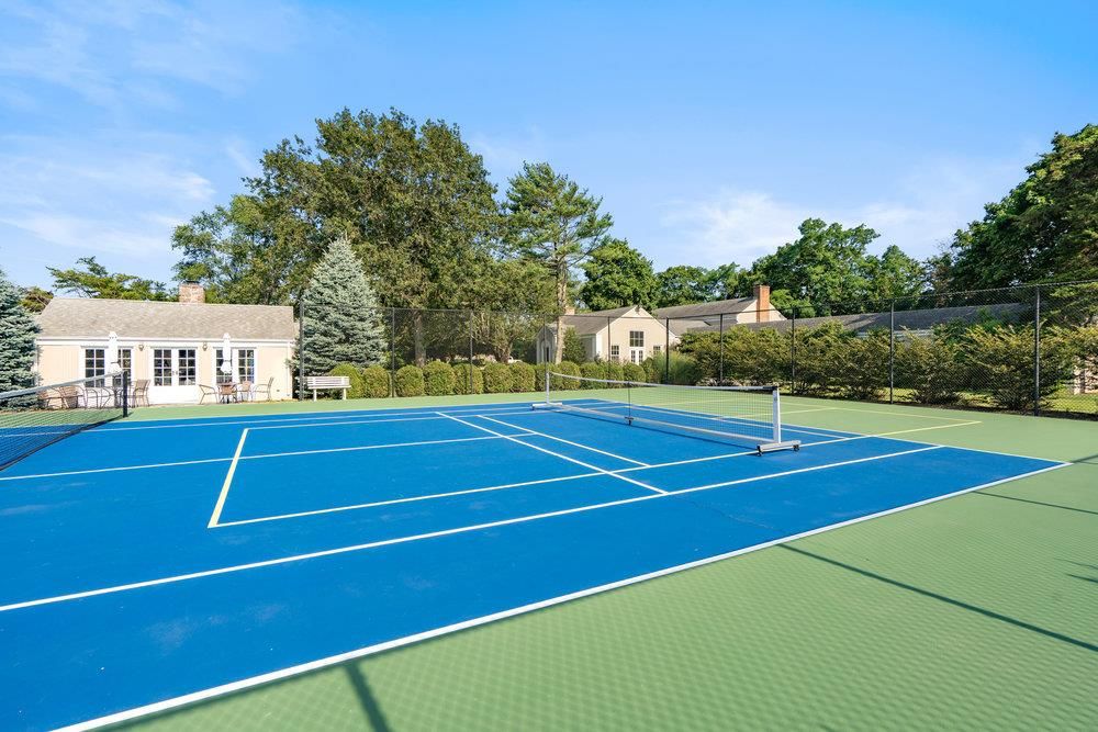 Exterior, Tennis Courts
