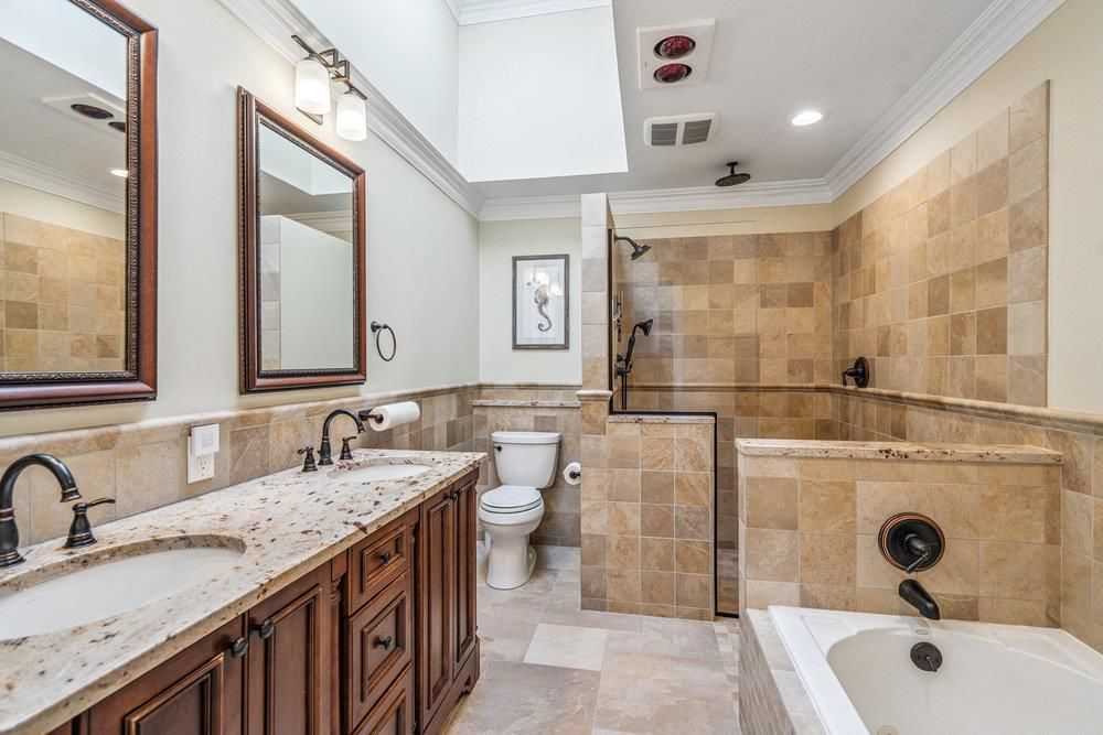 Bathroom, Dual Sink Vanities, Interior, Recessed Lighting