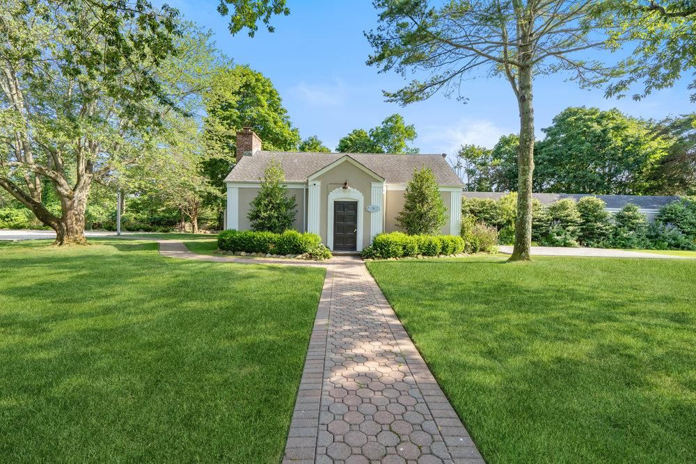 Backyard, Exterior, Facade, Ranch