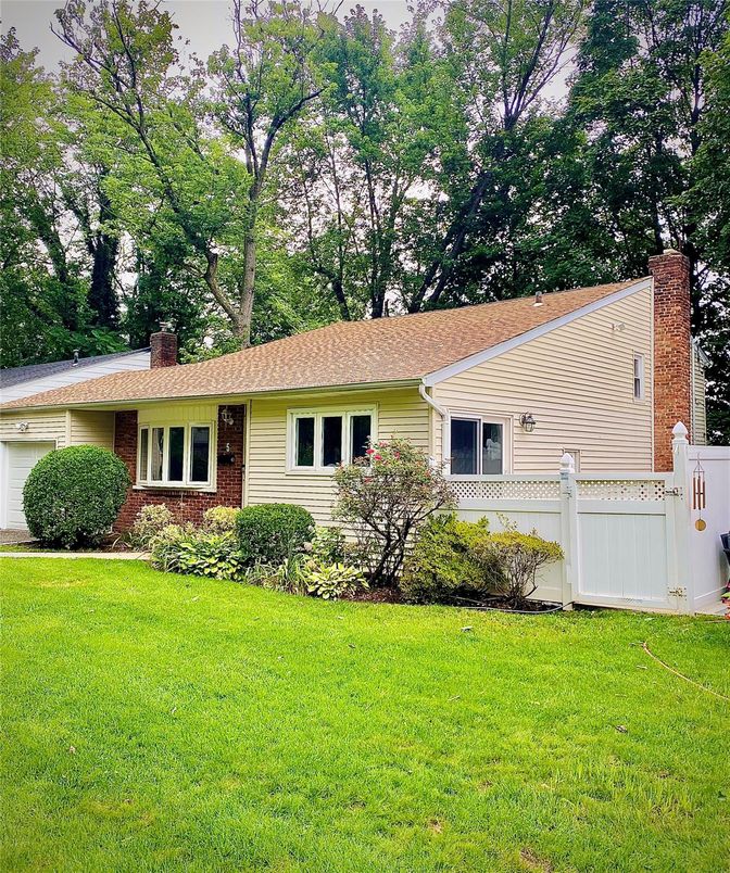 Attached, Backyard, Exterior, Facade, Brick Facade, Ranch