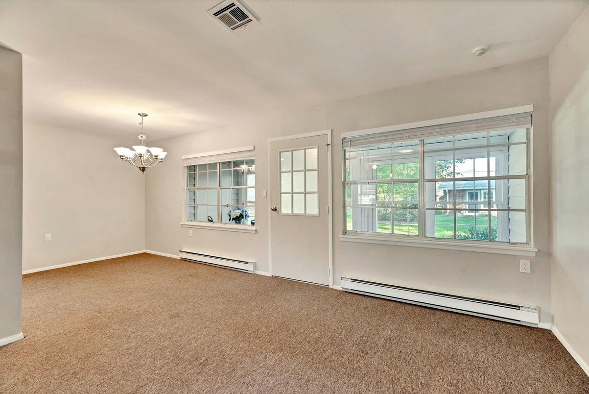 Chandelier, Empty room, Interior