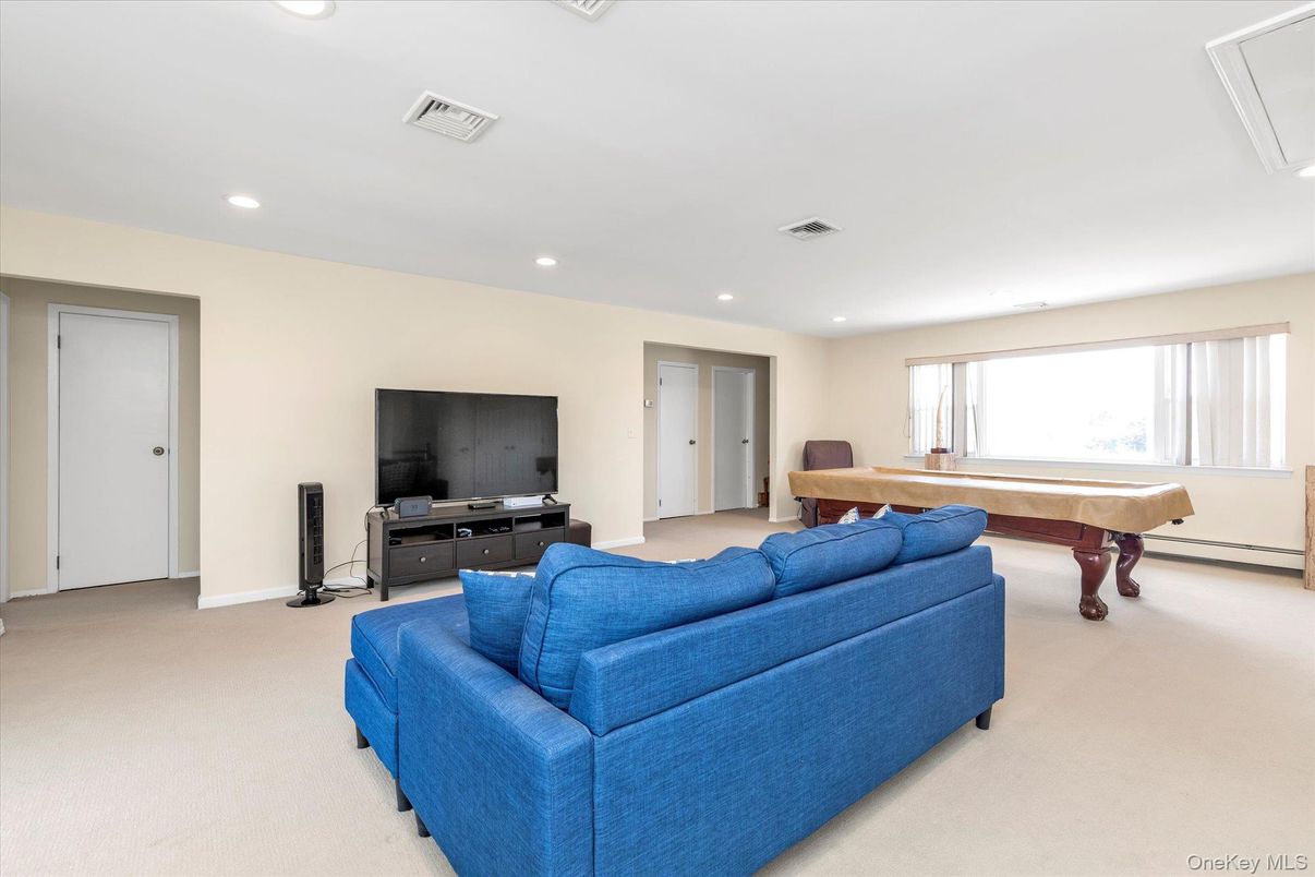 Billiard Table, Game Room, Interior, Living room, Recessed Lighting