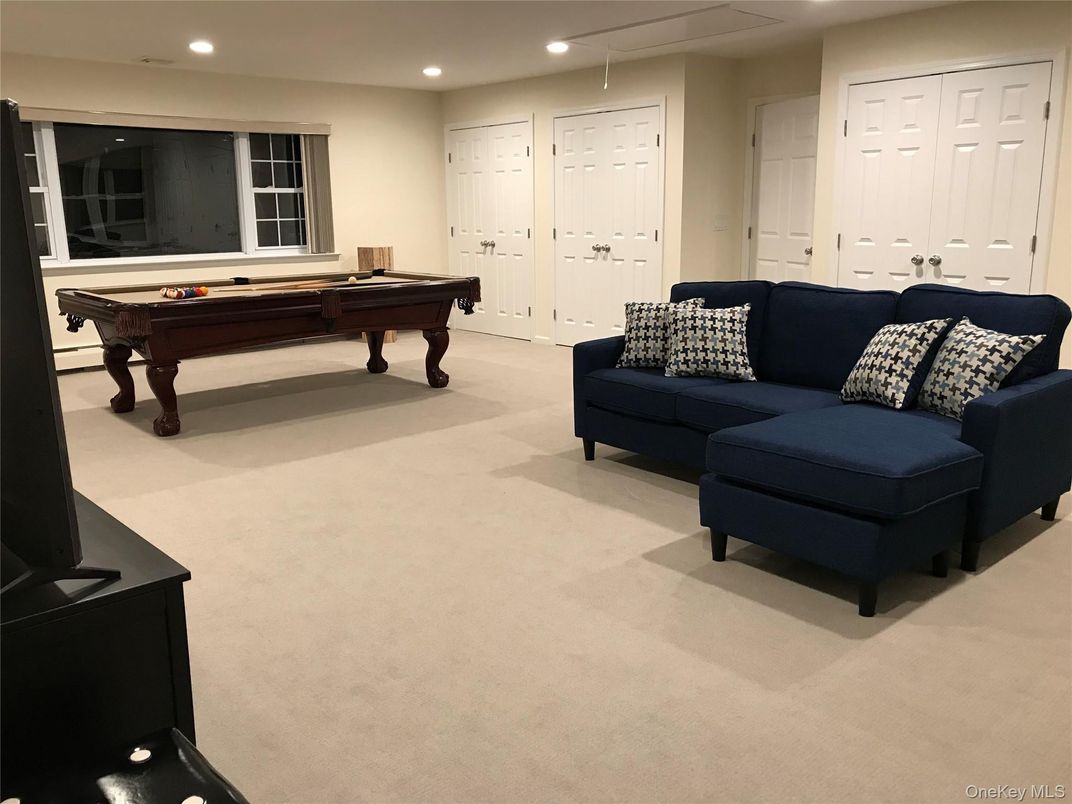 Billiard Table, Game Room, Interior, Living room, Recessed Lighting