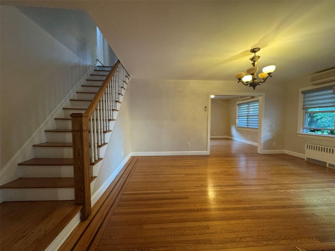 Chandelier, Empty room, Interior, Wood Texture Flooring