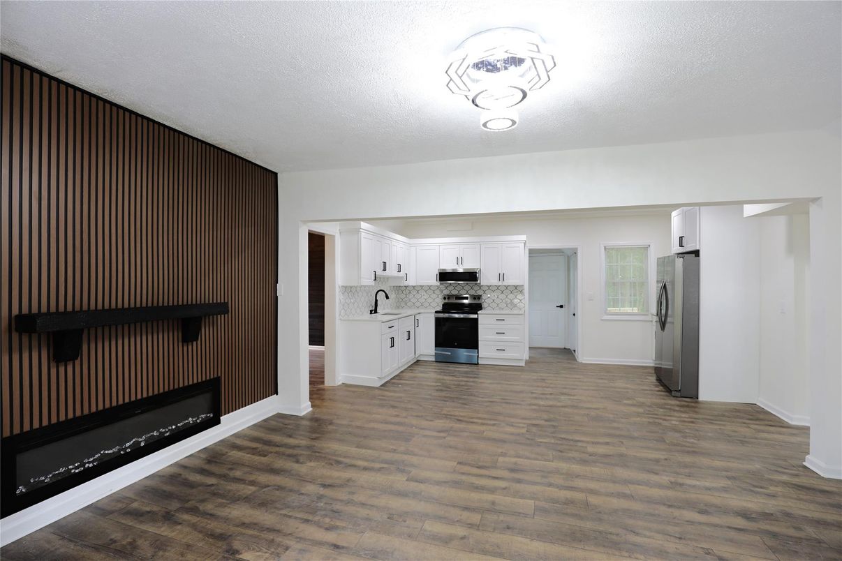 Interior, Kitchen, Stainless Steel Appliances, Wood Texture Flooring