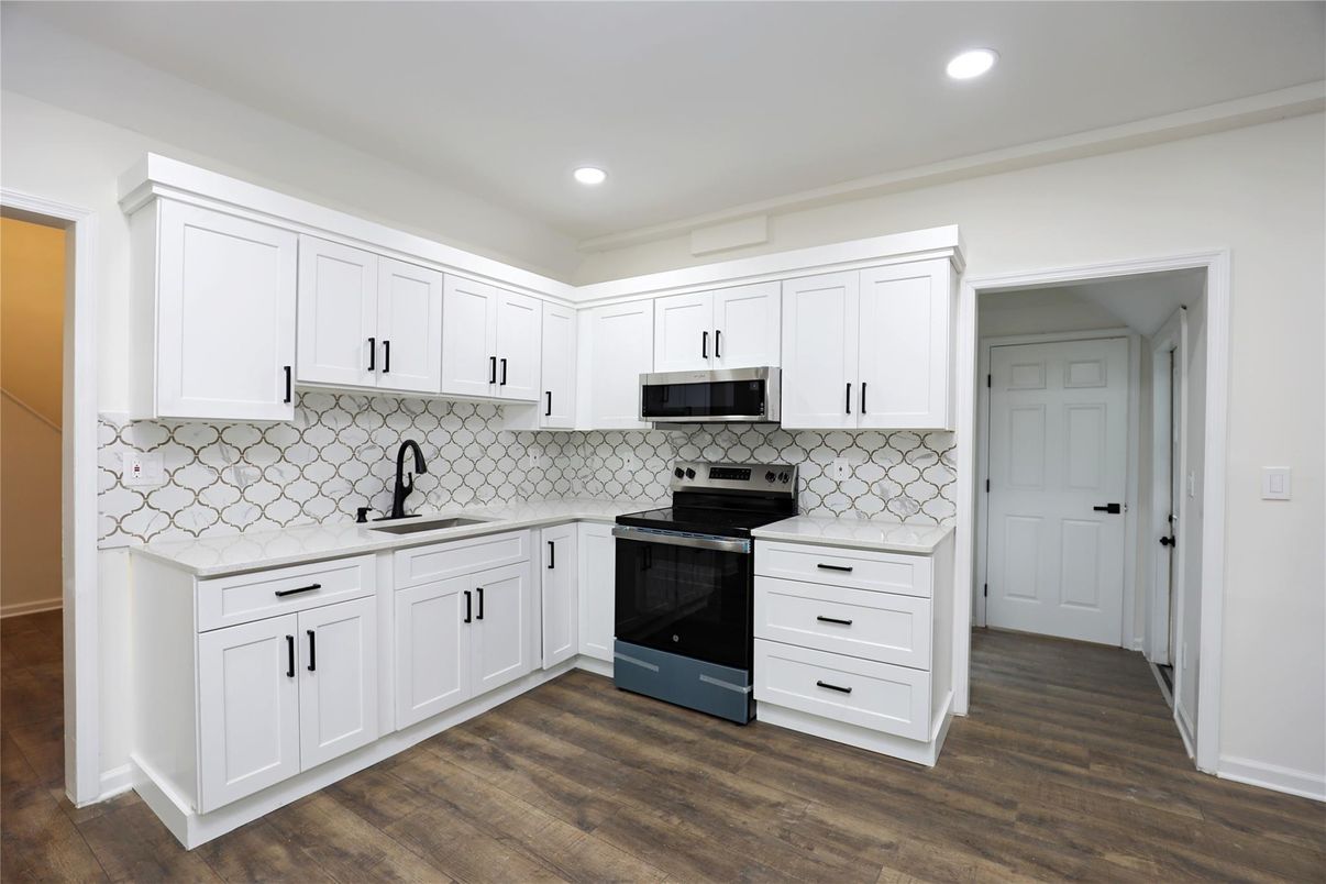 Interior, Kitchen, Recessed Lighting, Wood Texture Flooring