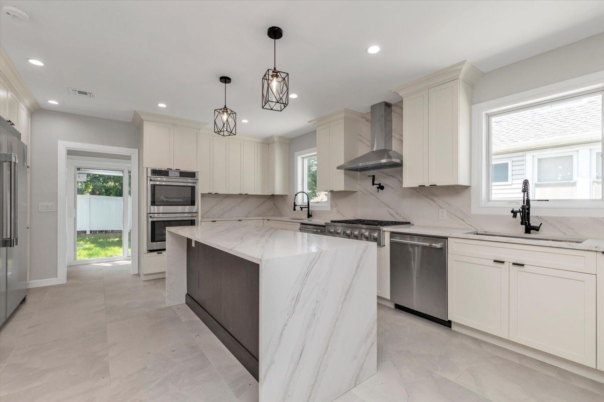Interior, Kitchen, Pendant Lights, Recessed Lighting, Stainless Steel Appliances