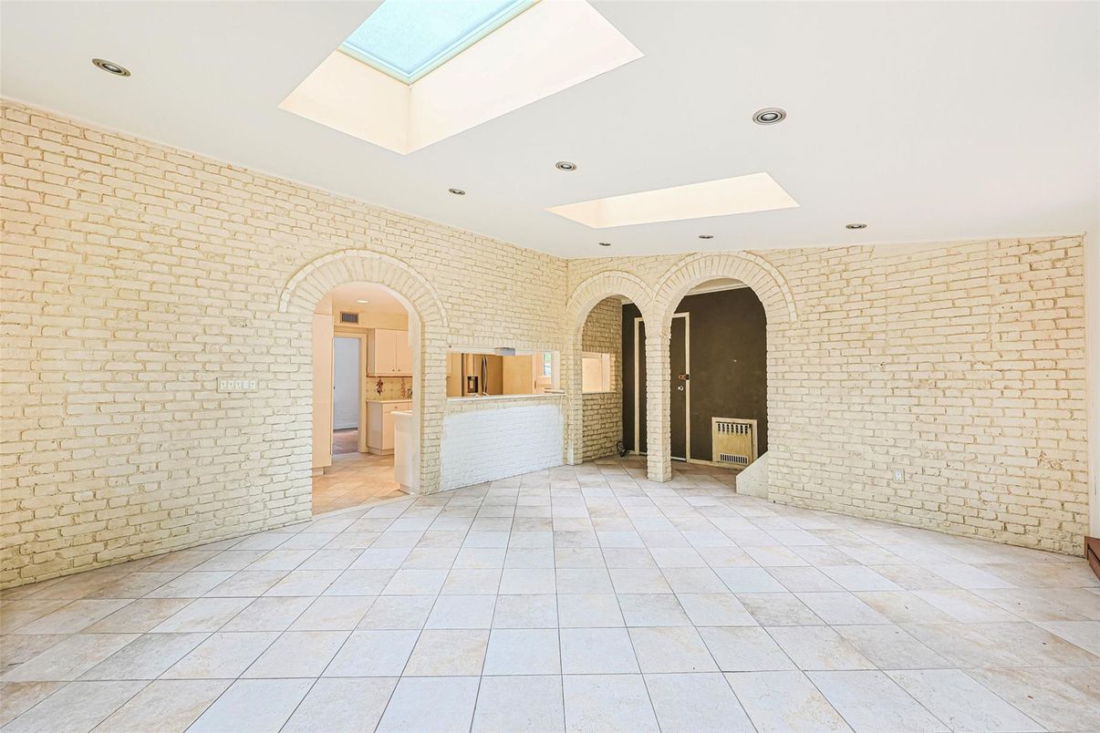 Empty room, Interior, Recessed Lighting, Stone Walls