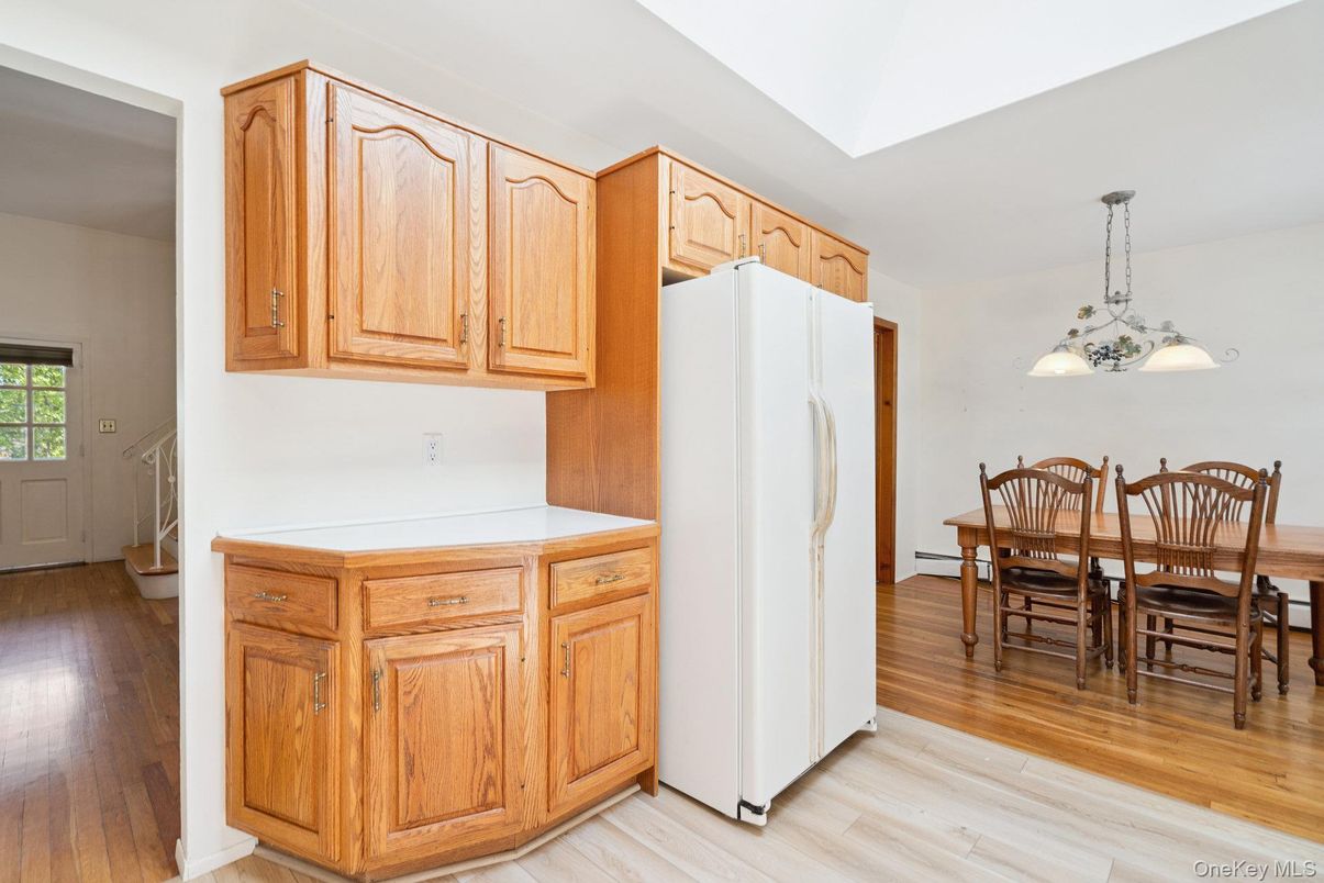 Dining room, Interior, Kitchen, Pendant Lights, Wood Texture Flooring