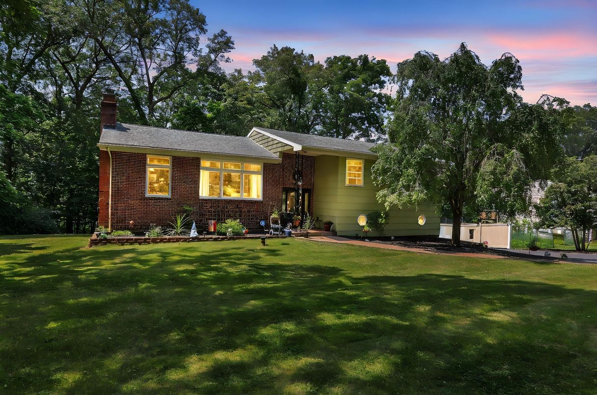 Backyard, Exterior, Facade, Brick Facade, Split Level