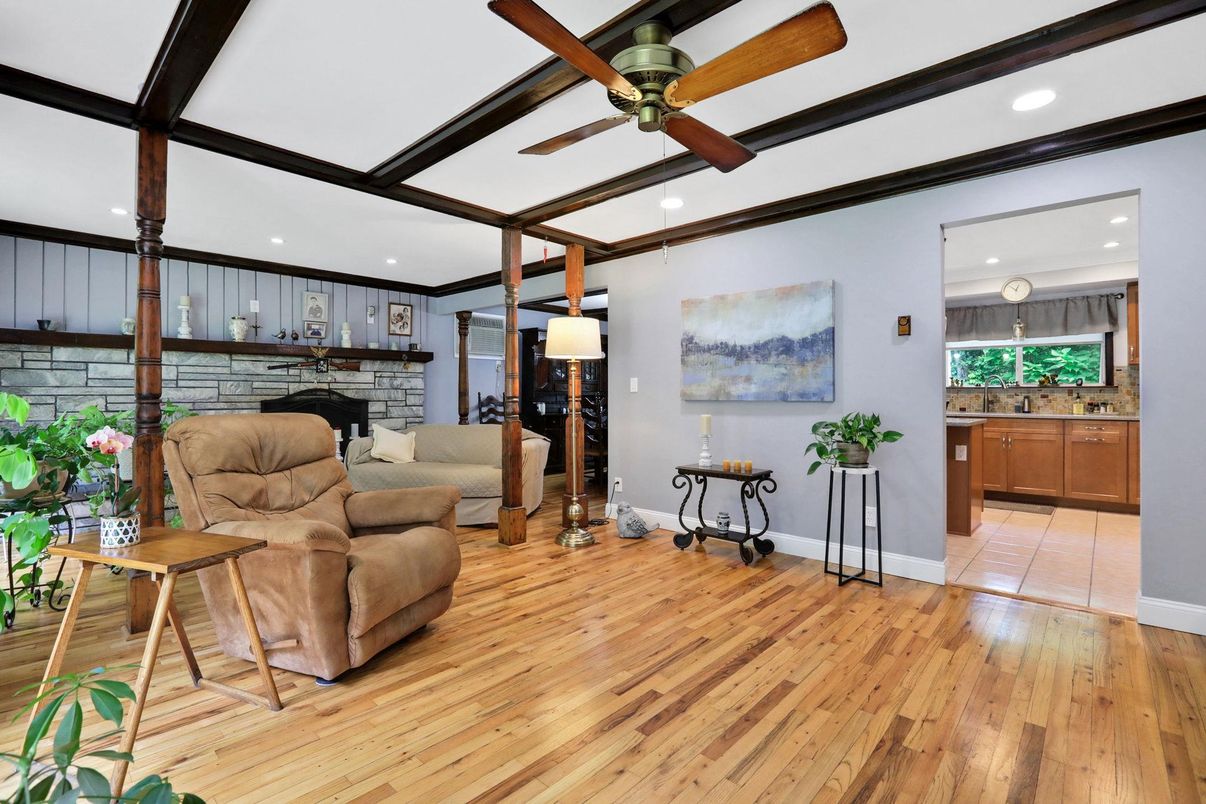 Interior, Living room, Recessed Lighting, Stone Walls, Wood Texture Flooring