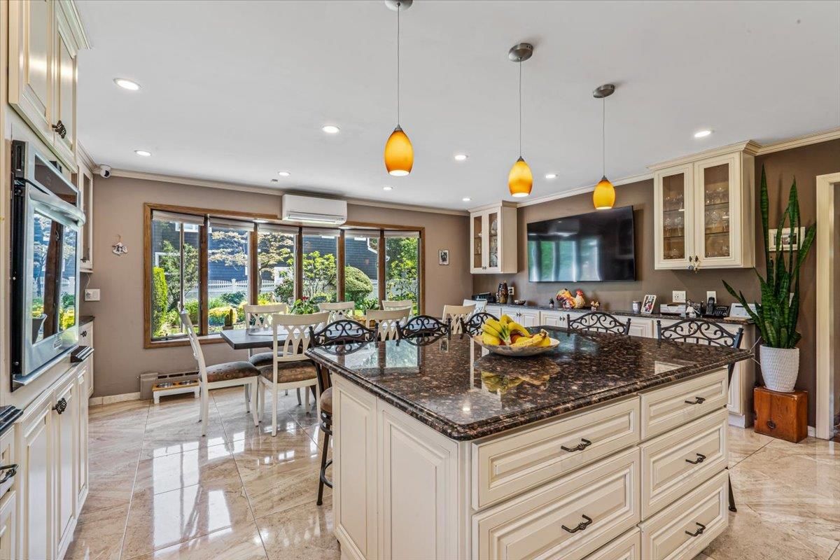 Dining room, Interior, Kitchen, Pendant Lights, Recessed Lighting
