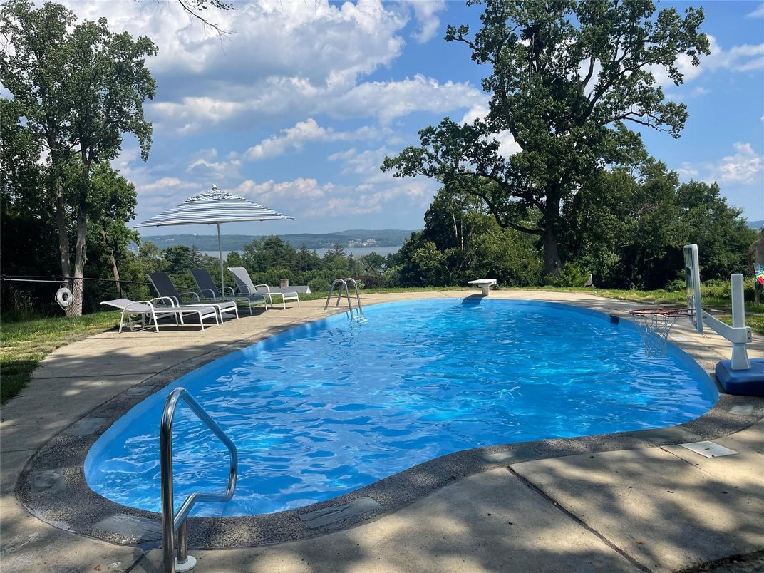 Exterior, Pool, Water