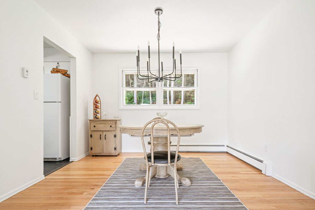 Interior, Pendant Lights, Wood Texture Flooring