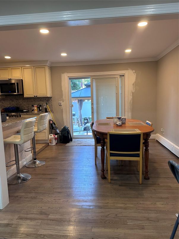 Dining room, Interior, Kitchen, Recessed Lighting, Wood Texture Flooring