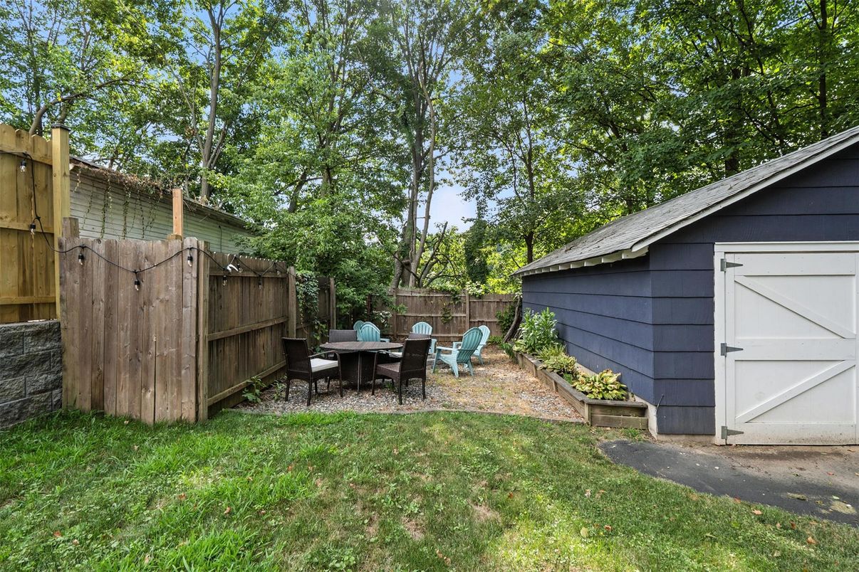 Backyard, Exterior