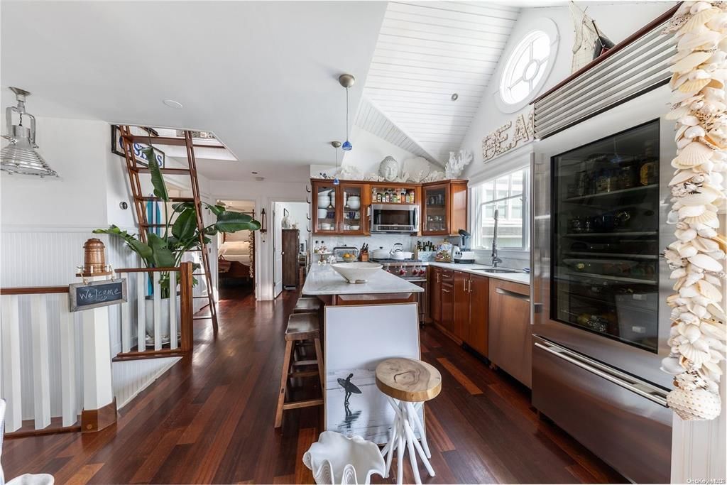 Interior, Kitchen, Pendant Lights, Wood Texture Flooring