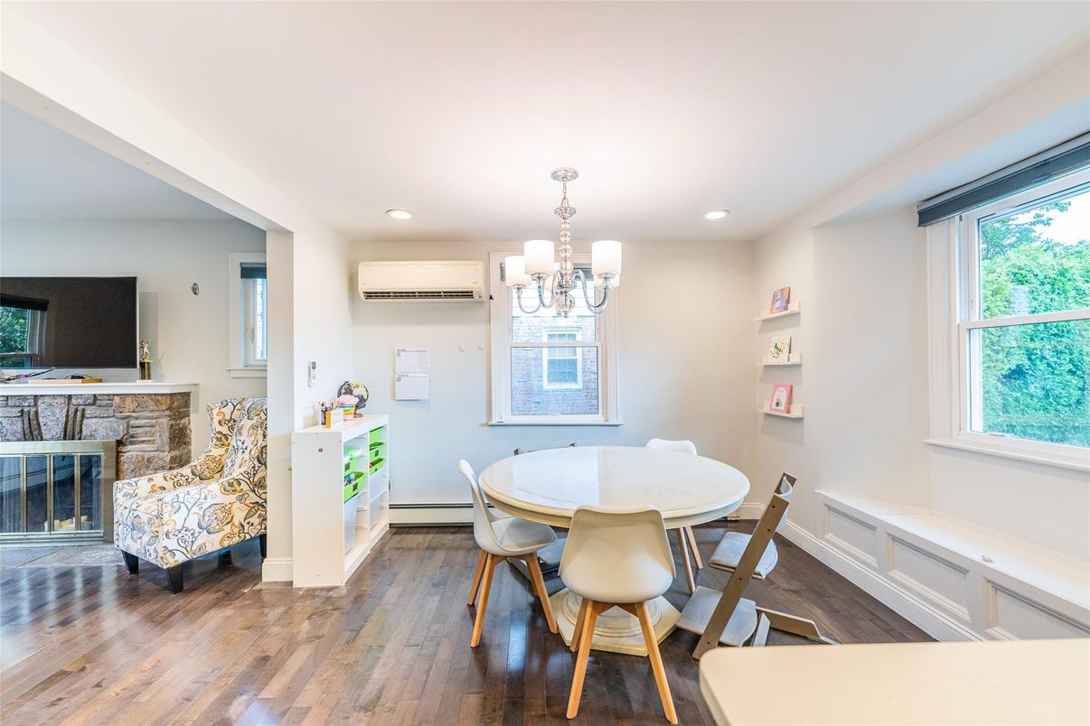Chandelier, Dining room, Fireplace, Interior, Recessed Lighting, Wood Texture Flooring