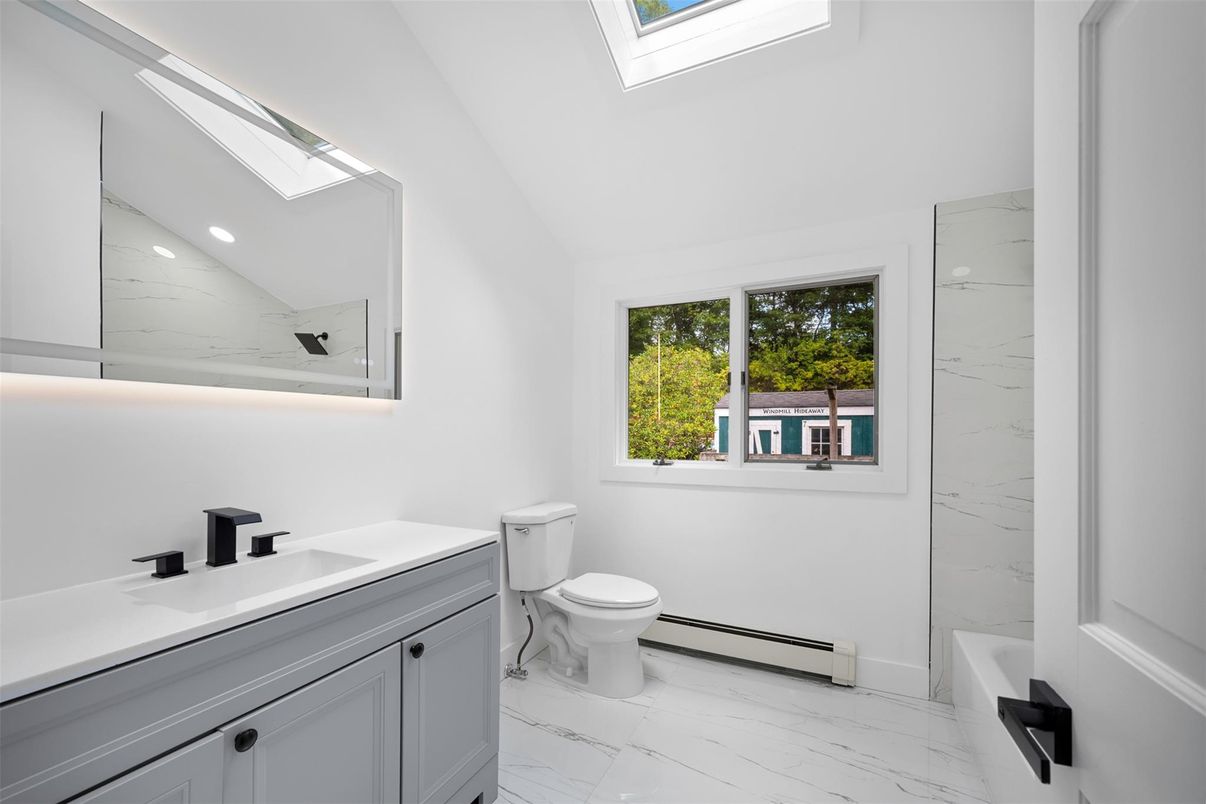 Bathroom, Interior, Marble, Marble Walls, Recessed Lighting