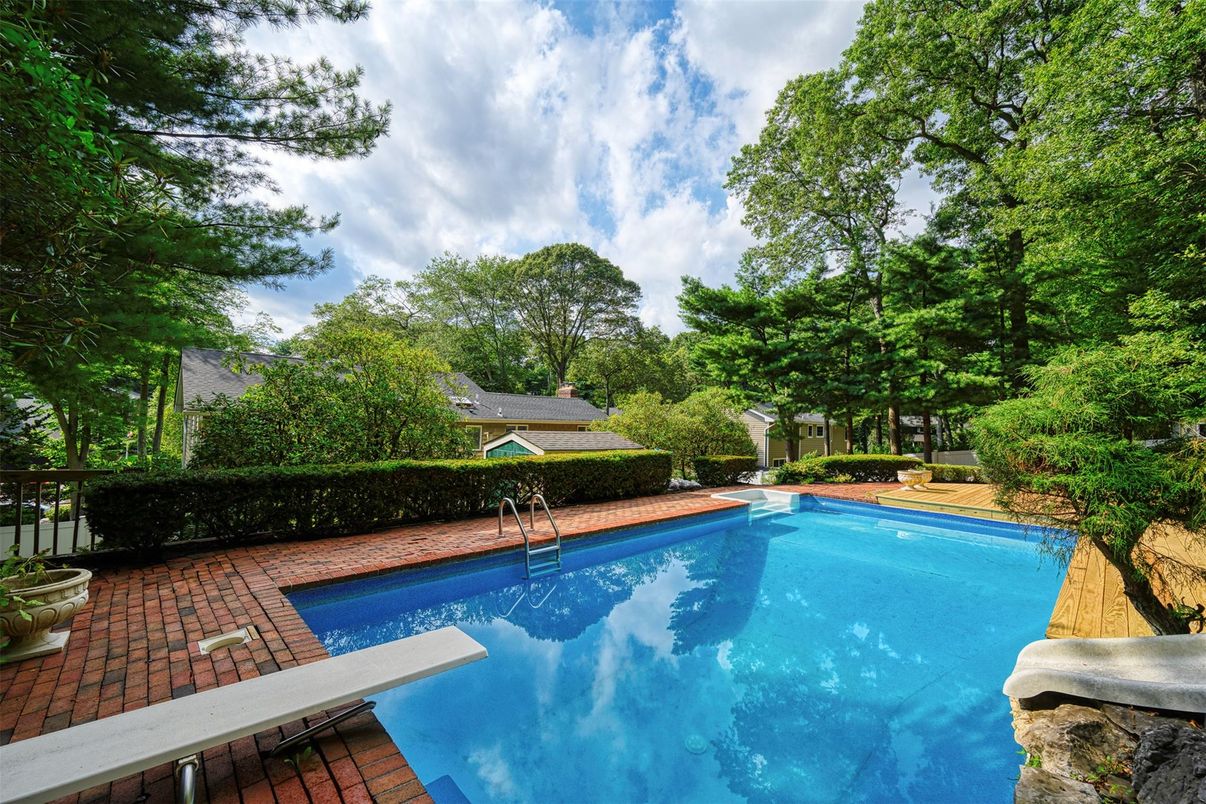 Exterior, Pool, Solar Panels
