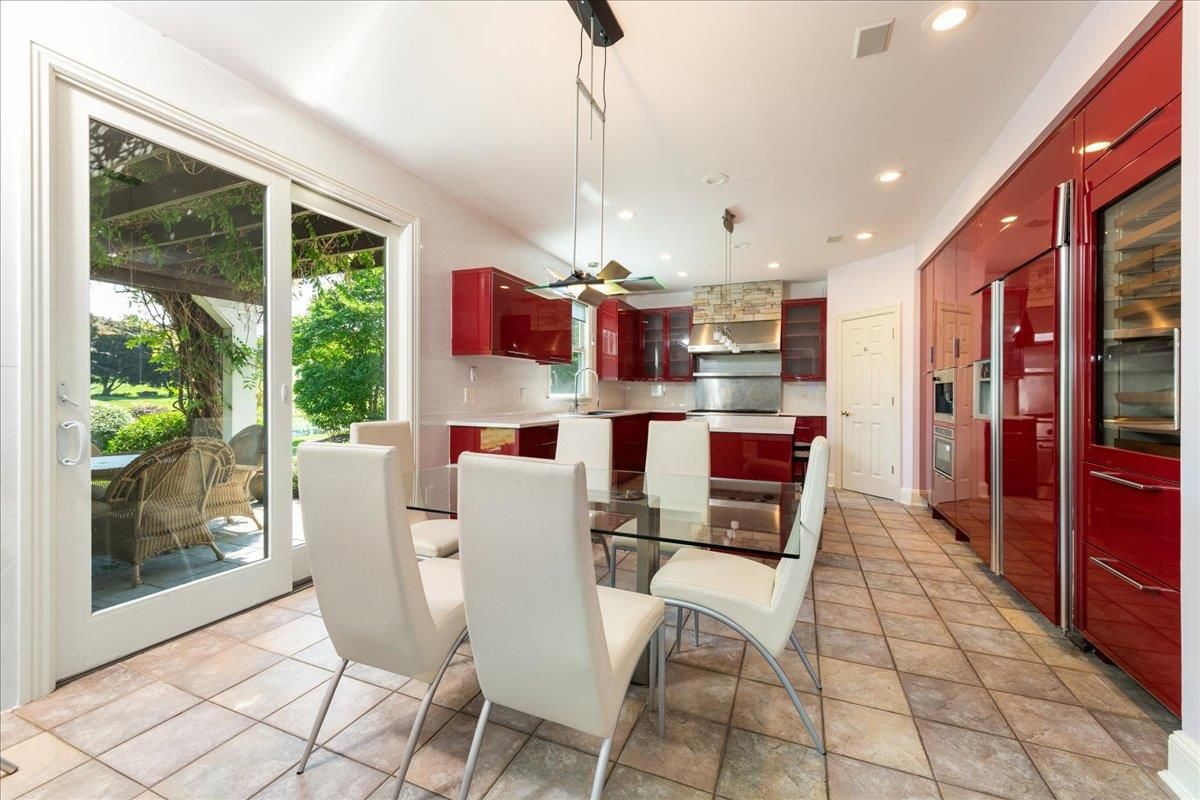 Dining room, Interior, Kitchen, Pendant Lights, Recessed Lighting, Stainless Steel Appliances