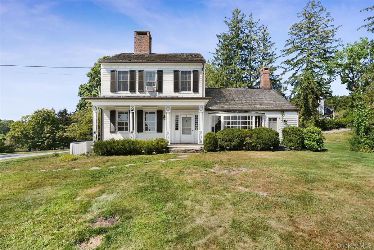 Backyard, Exterior, Facade, American Foursquare