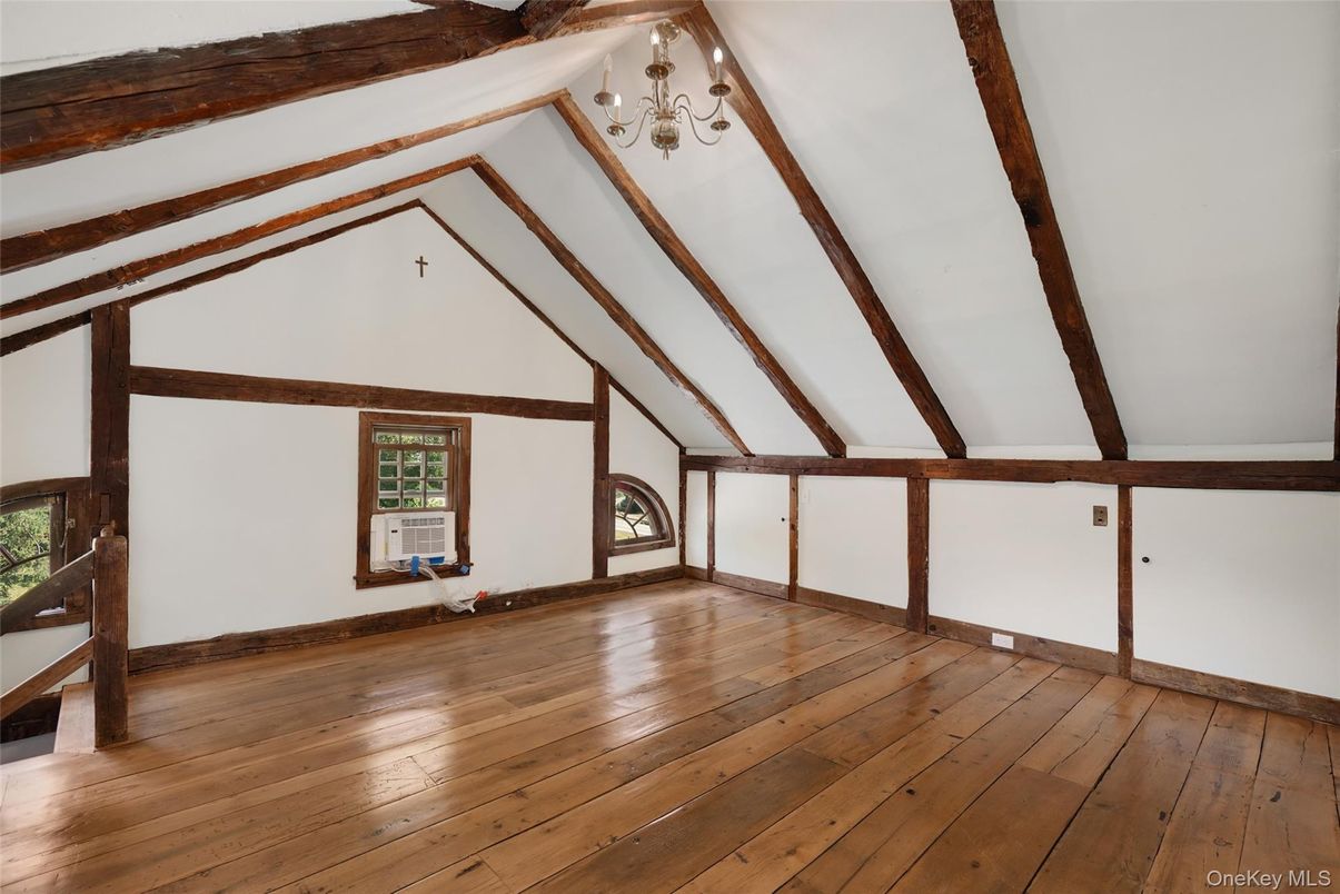 Chandelier, Empty room, Interior, Wooden Beams, Wood Texture Flooring