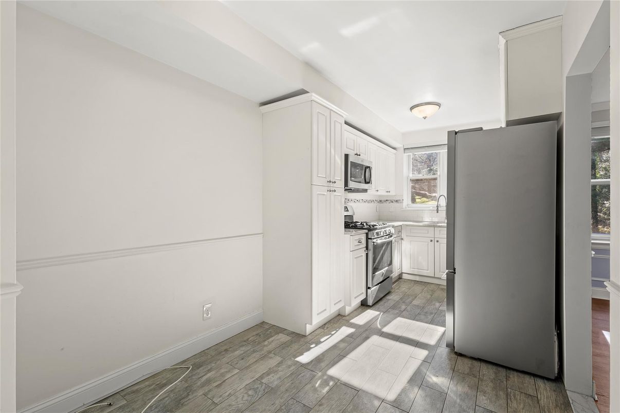 Interior, Kitchen, Stainless Steel Appliances, Wood Texture Flooring