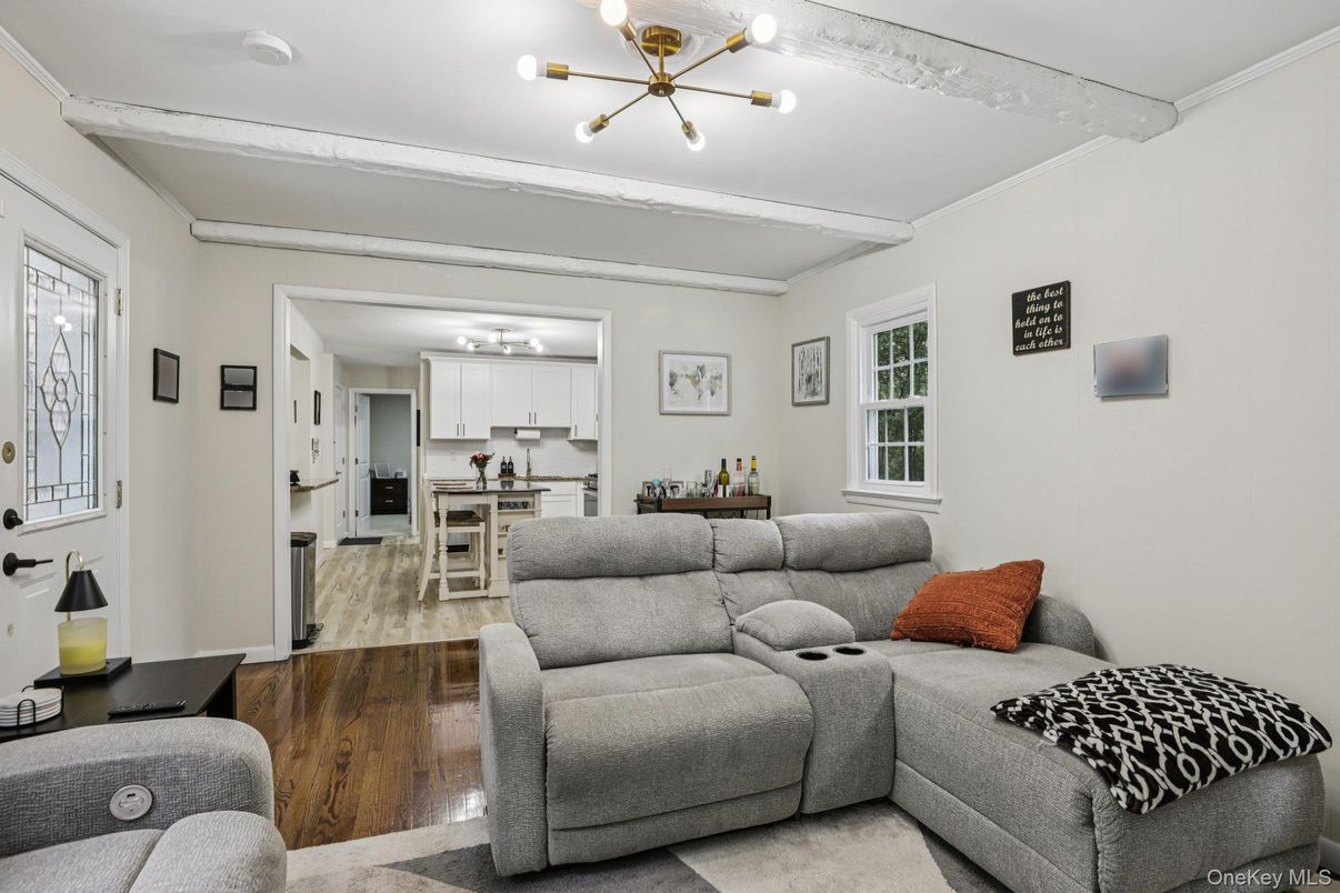 Interior, Kitchen, Living room, Pendant Lights, Wood Texture Flooring