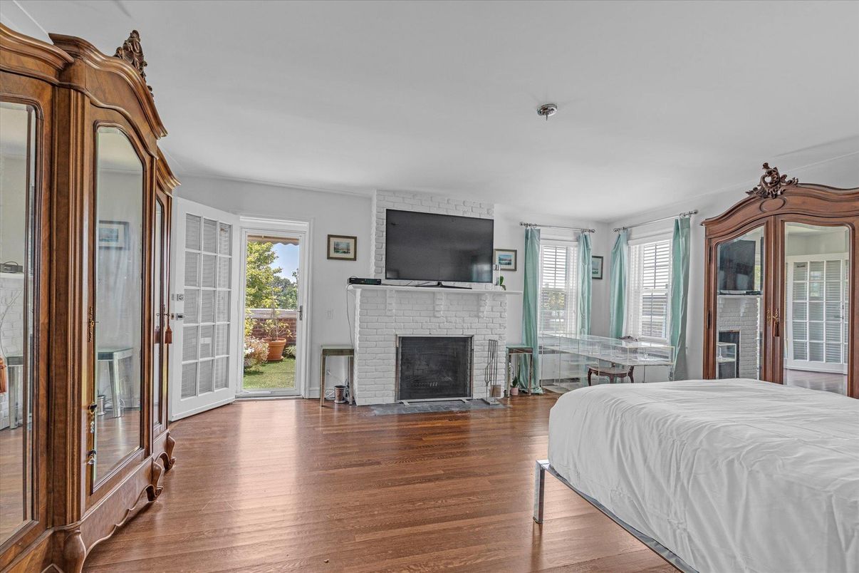 Bedroom, Fireplace, Interior, Wood Texture Flooring