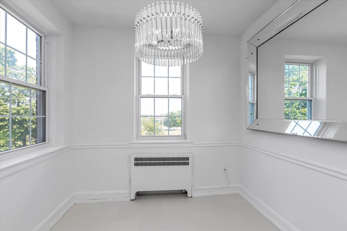 Chandelier, Interior