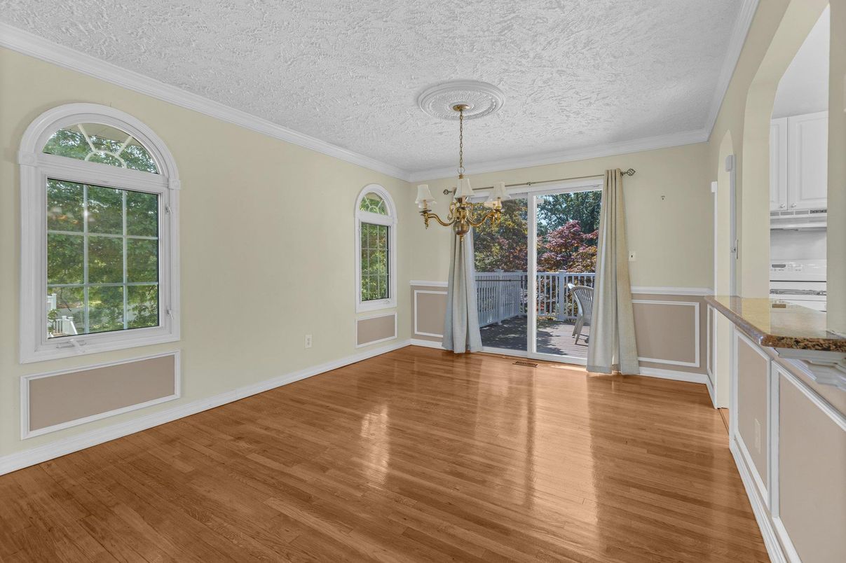 Chandelier, Empty room, Interior, Wood Texture Flooring