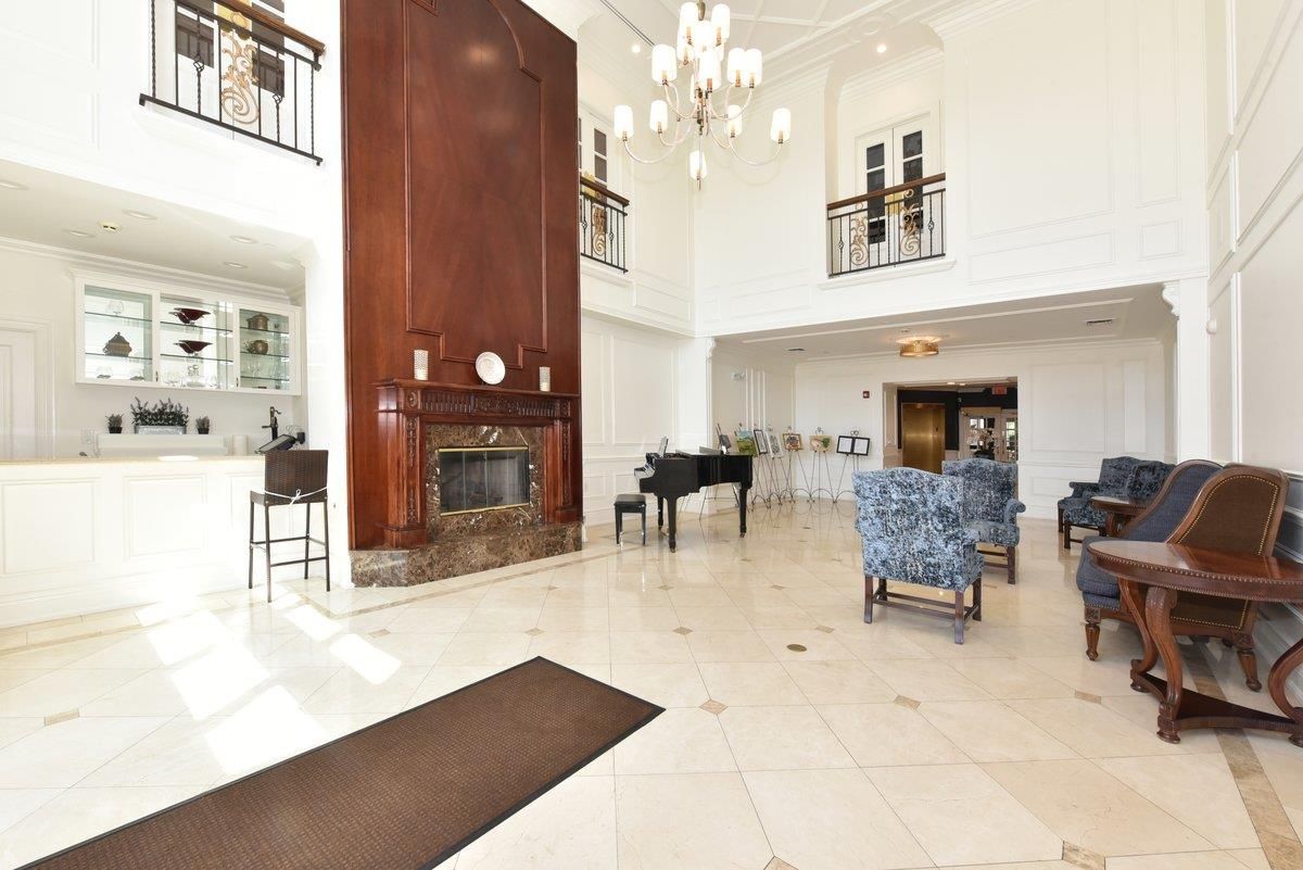 Chandelier, Fireplace, Interior, Piano, Recessed Lighting