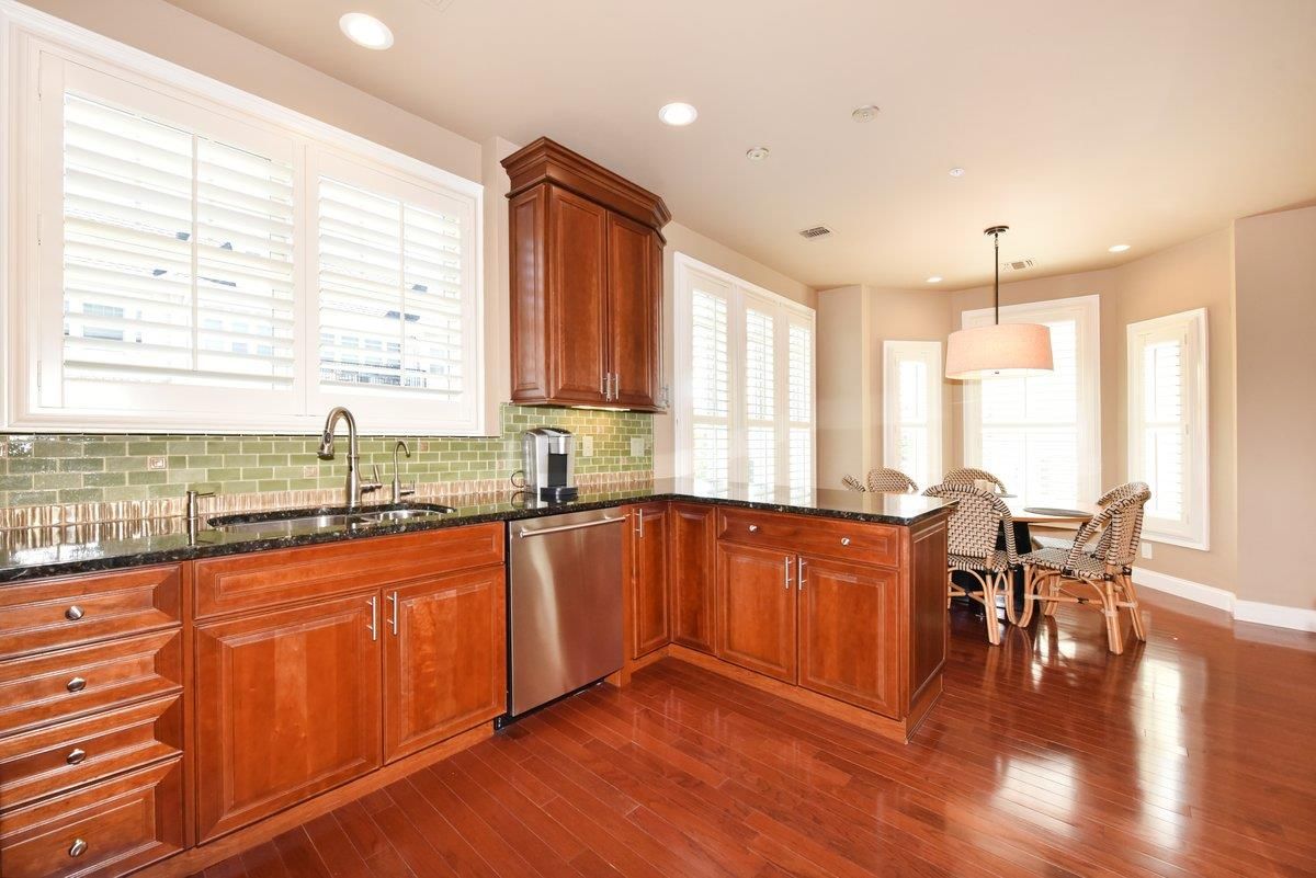 Dining room, Interior, Kitchen, Pendant Lights, Recessed Lighting, Wood Texture Flooring