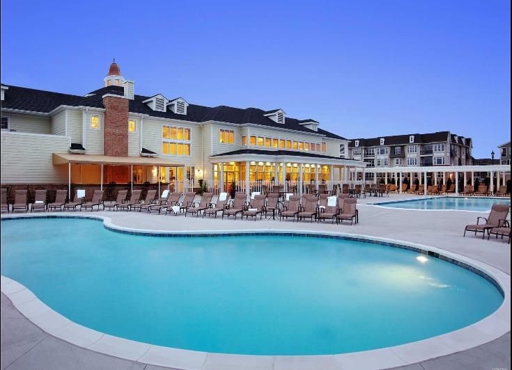 Exterior, Pool