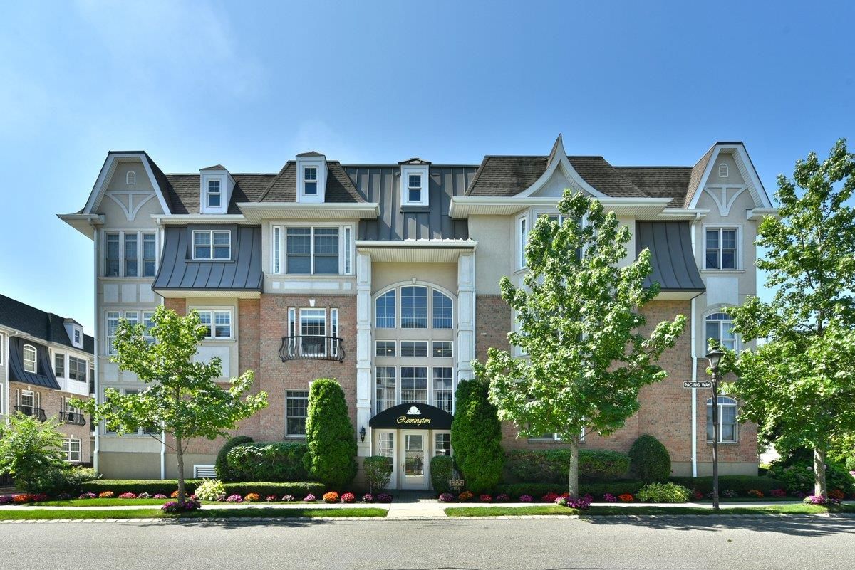Exterior, Facade, Brick Facade, French Provincial